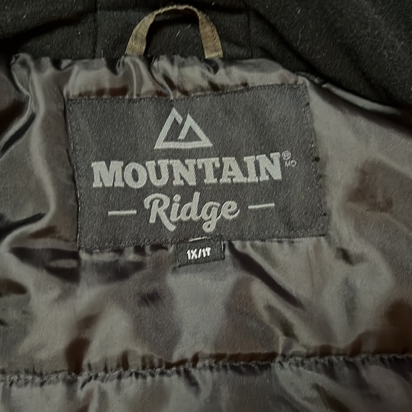 Mountain Ridge winter coat - Picture 5 of 8